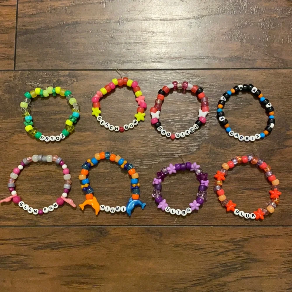 Set of 10 Random Kandi Bracelets - Picture 8 of 9